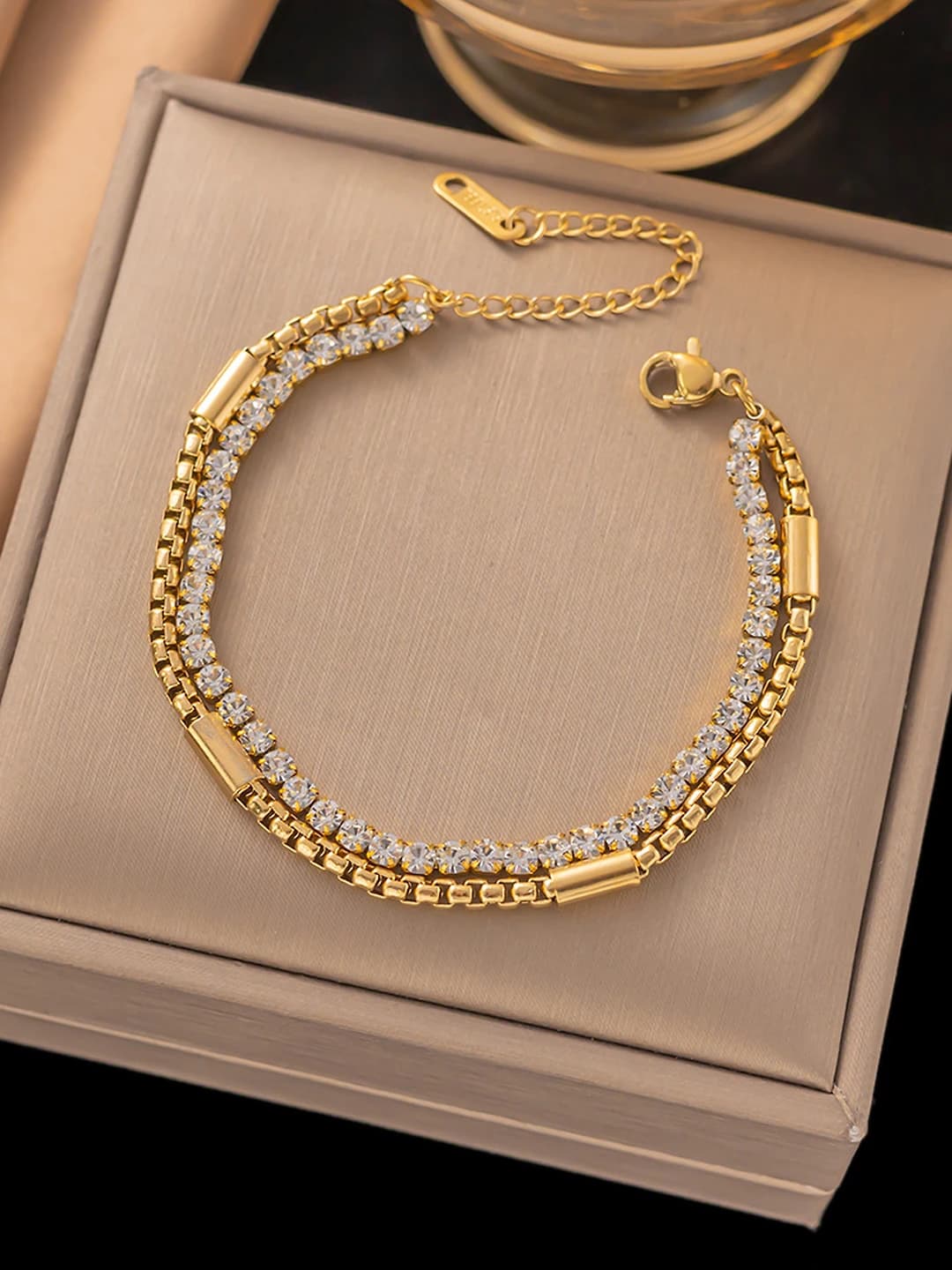 Double layer white diamond, gold