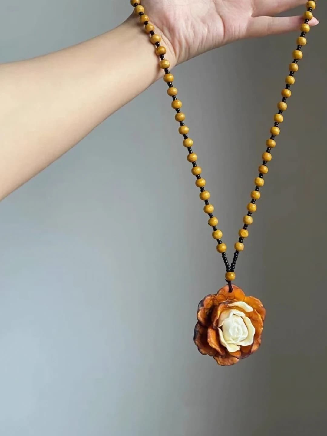Yog'och chuchukli gul zanjiri