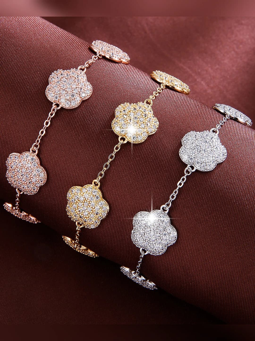 Women's Korean style bracelet with zircon, floral and geometric design, light luxury
