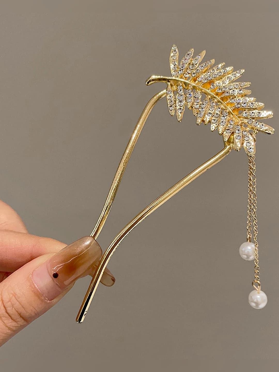 3# Gold leaf pearl fringe pin