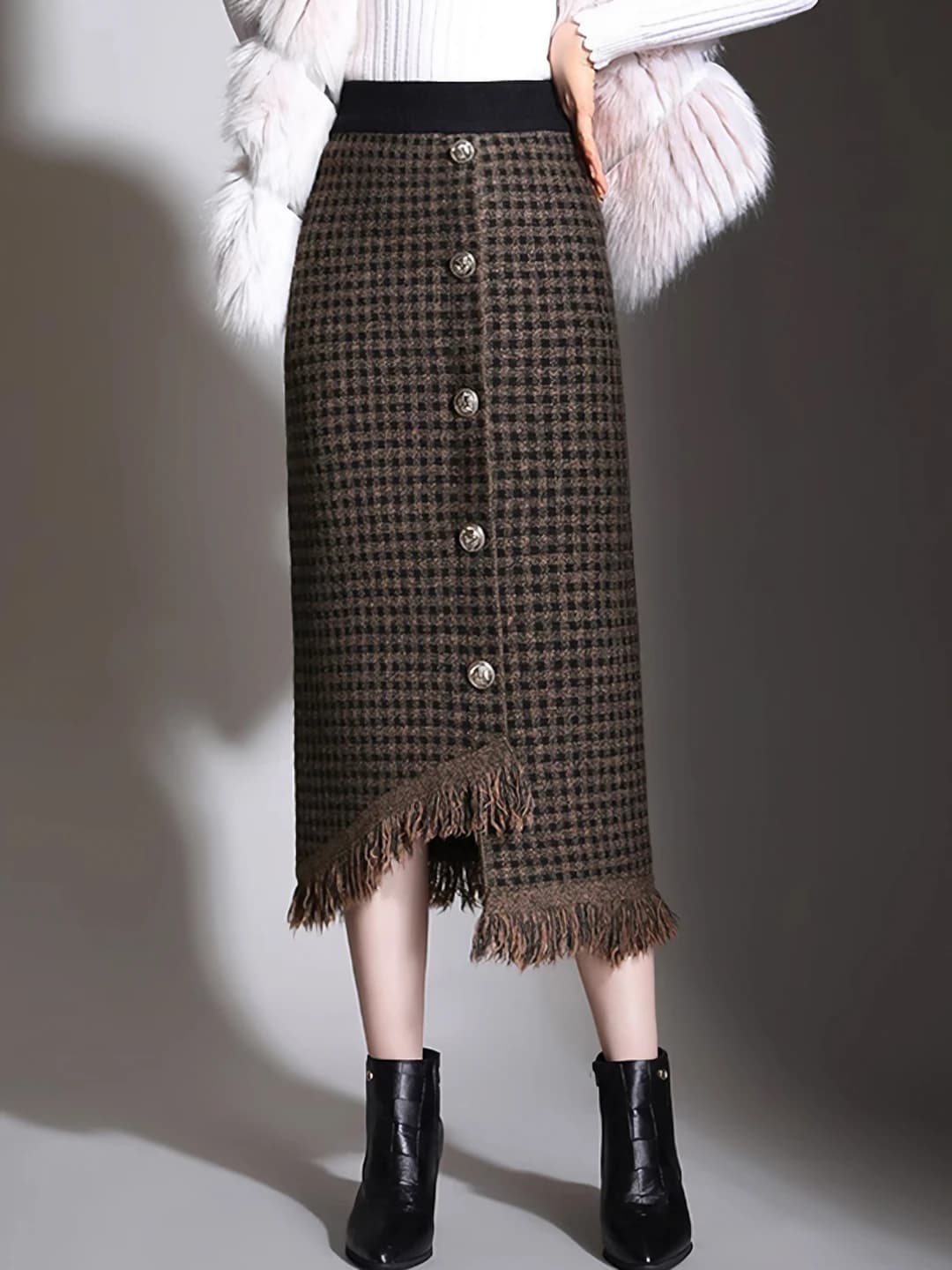 Women's thickened knit mid-length skirt in checked and striped pattern, to match sweater