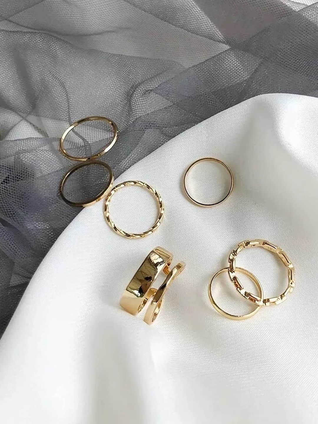 7-piece gold ring set