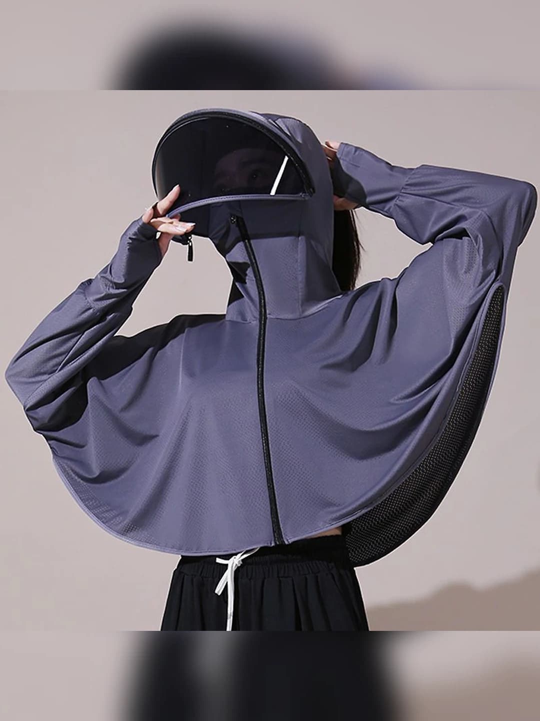 Ayollar uchun yozgi quyoshdan himoyalovchi yengil kurtka, muz-ipak mato, bo'sh (oversize) kesim, uzun yeng, fermuar, havo o'tkazuvchan