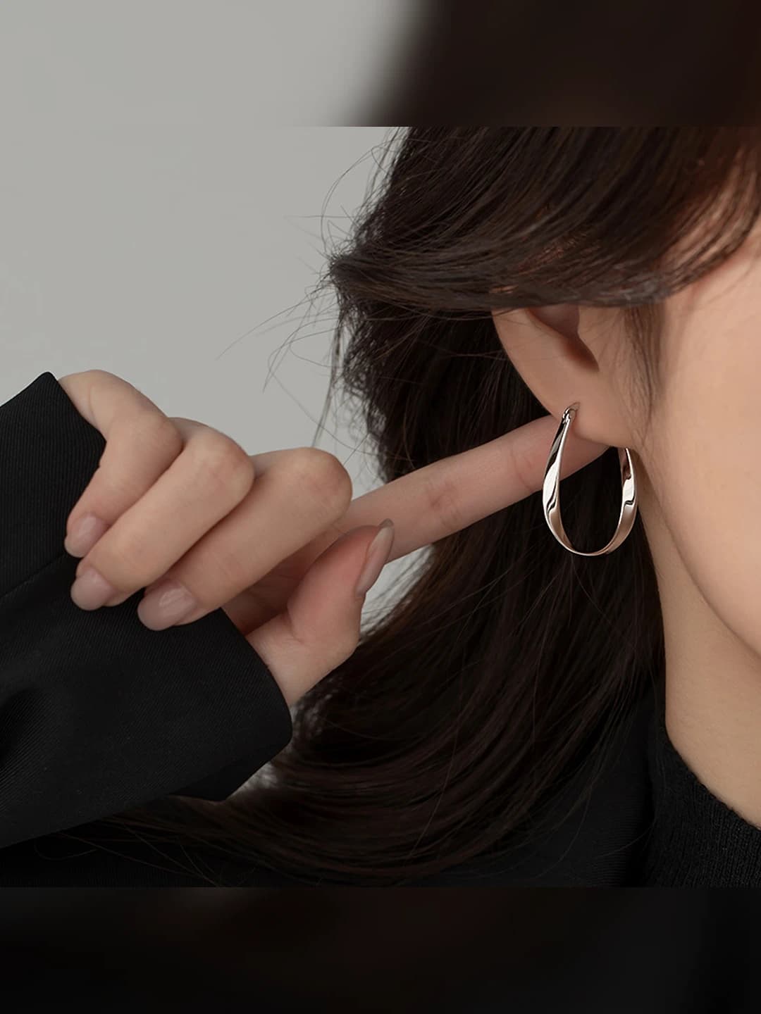 Women's 925 silver post gold-plated Mobius stud earrings, geometric shape, chic style