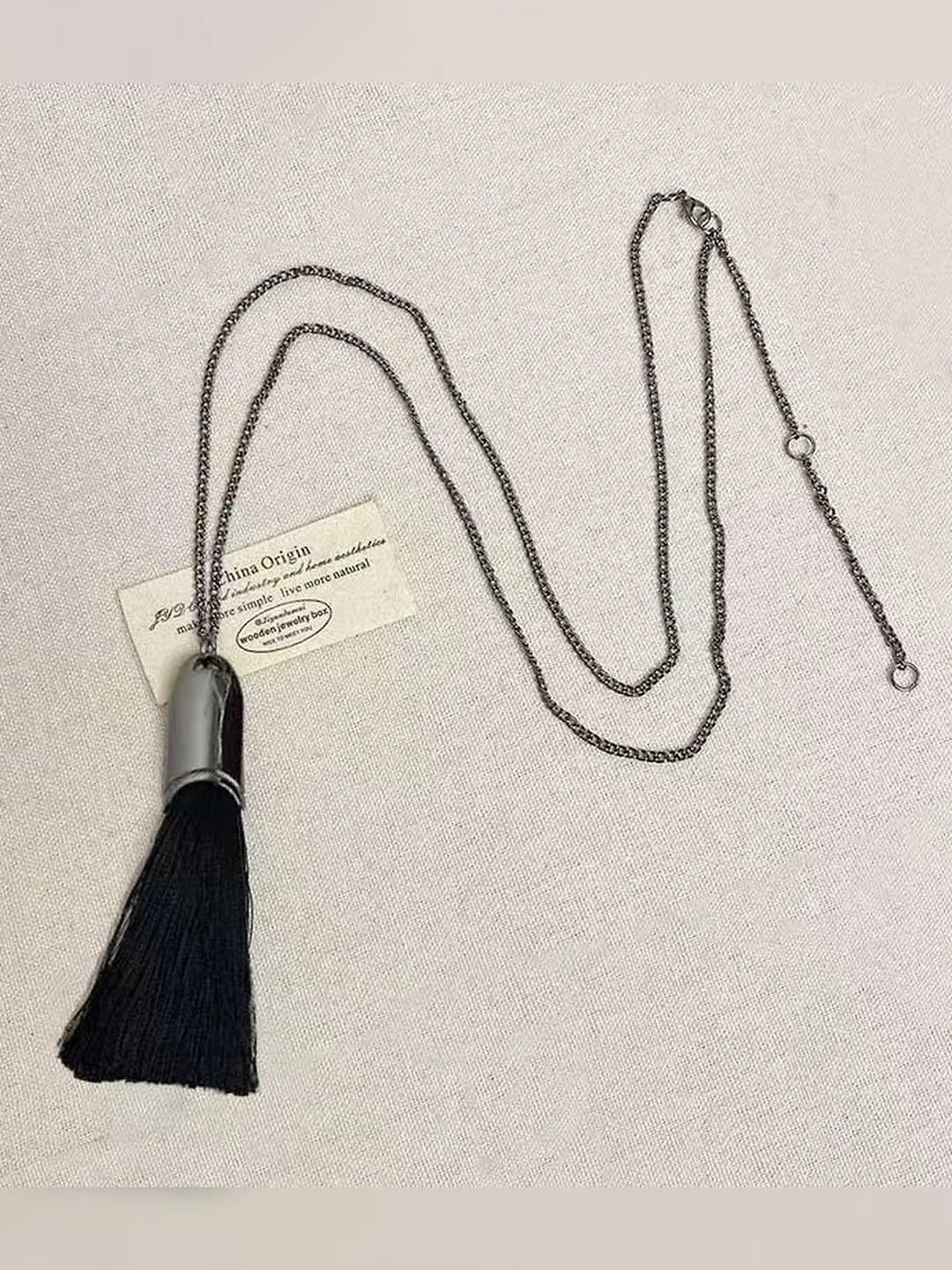 Qora kumkumali zanjir