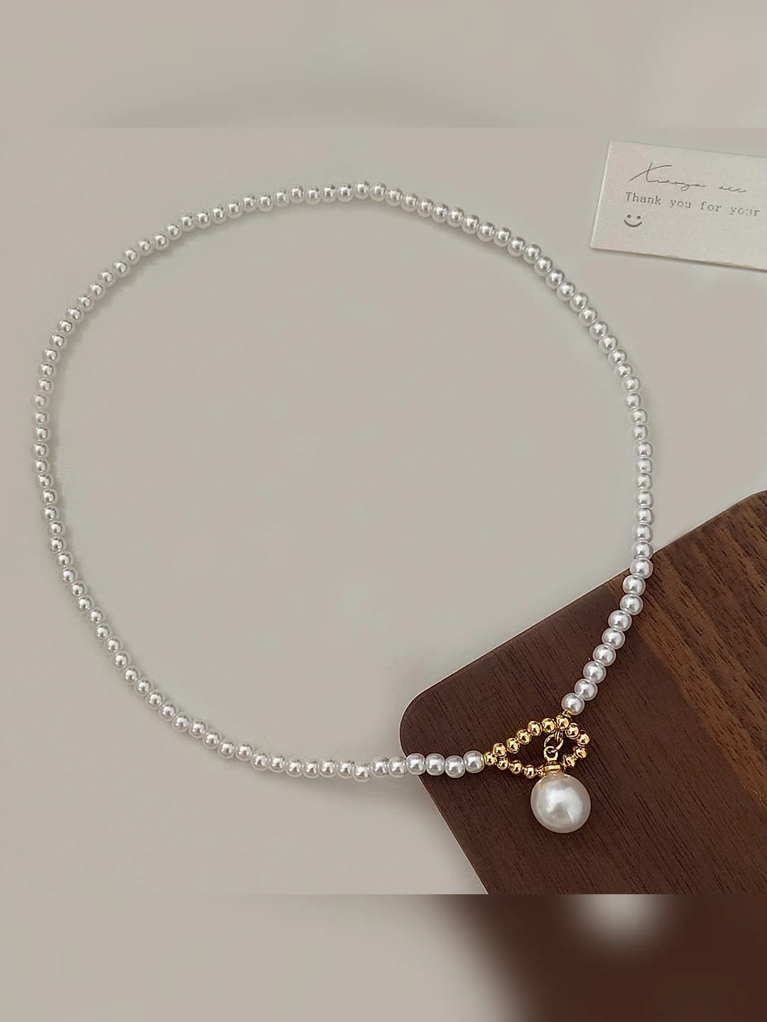 Bright pearl necklace B-307