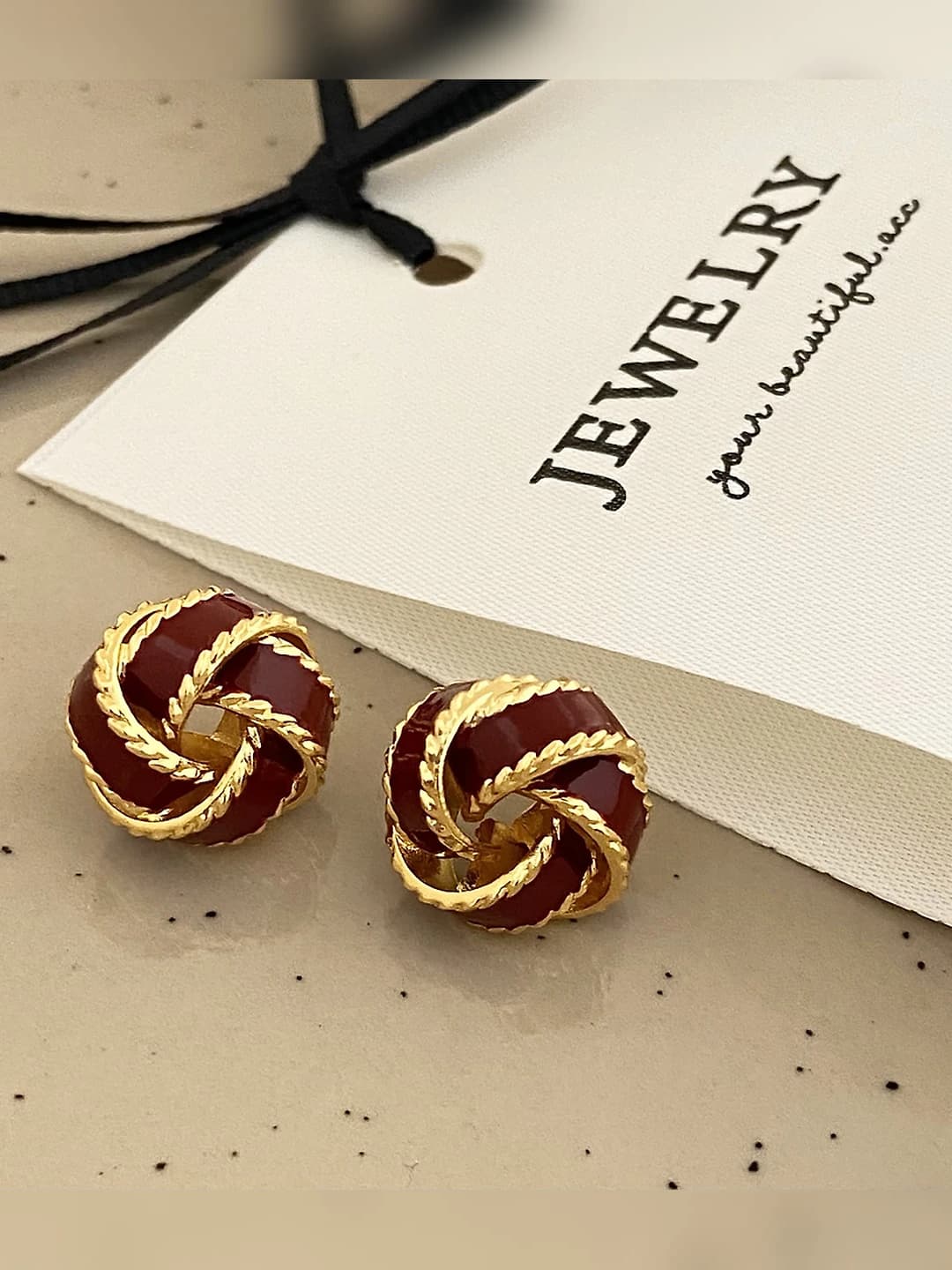 Red knot earrings A-303