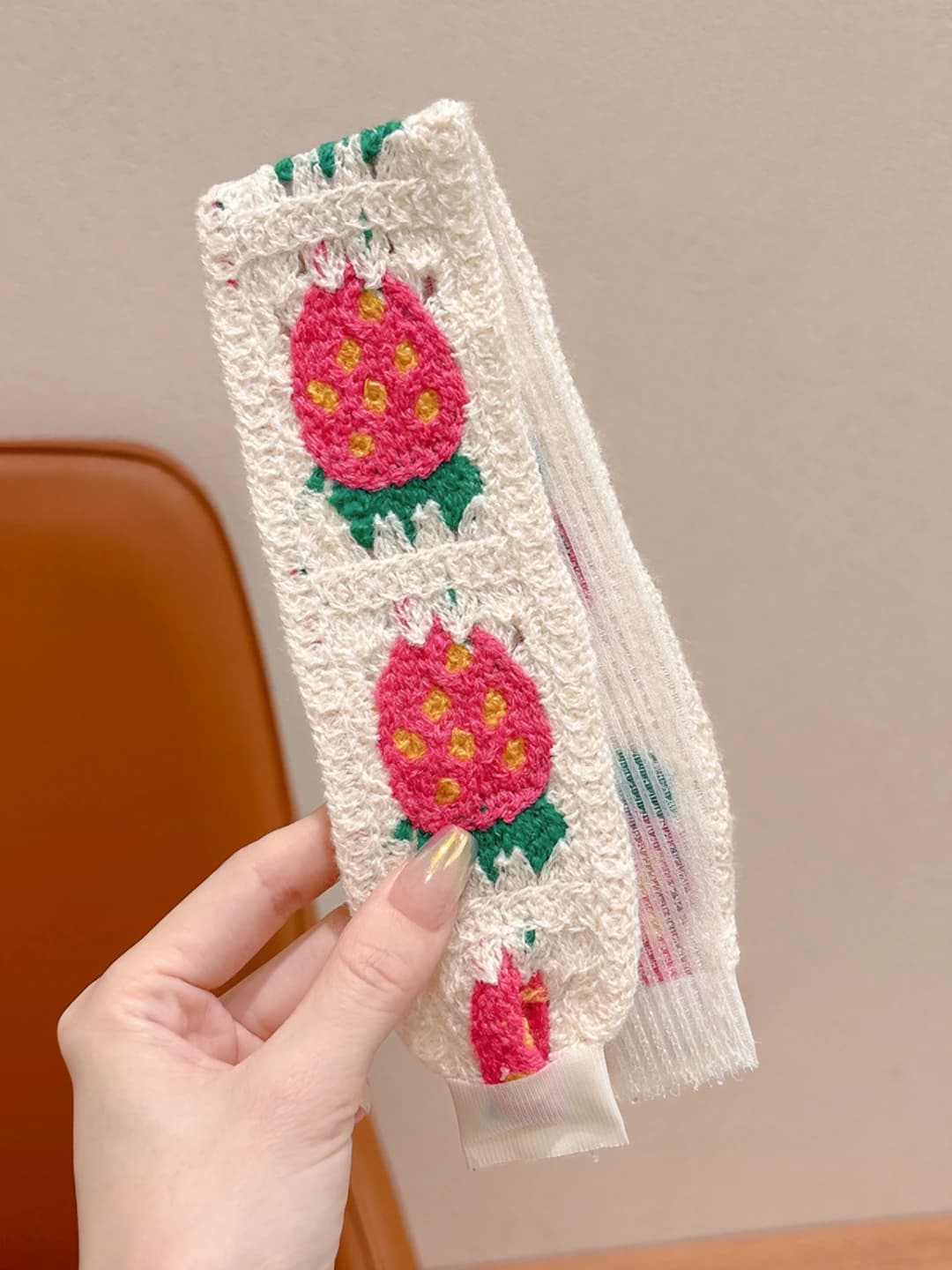 Beige-pink strawberry 37.5 cm