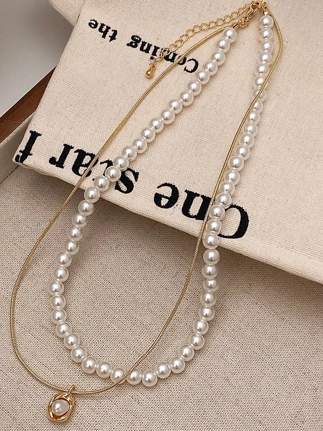 Freshwater pearl pendant, gold necklace B-381