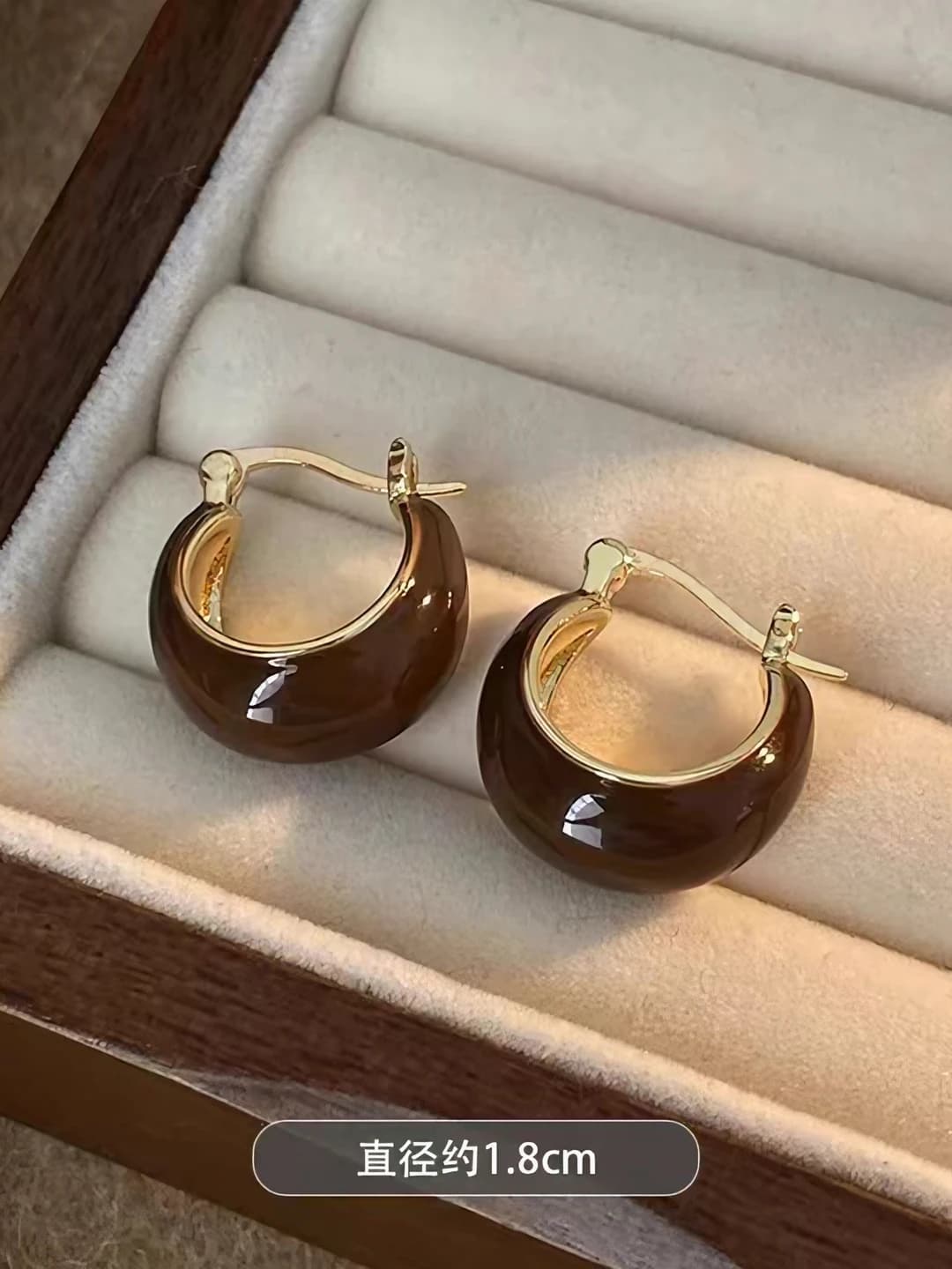38# Coffee U-shape ear clips