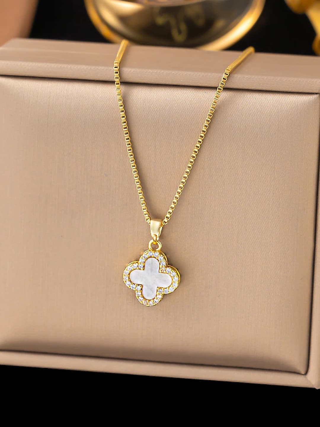 8884 Four-leaf clover gold