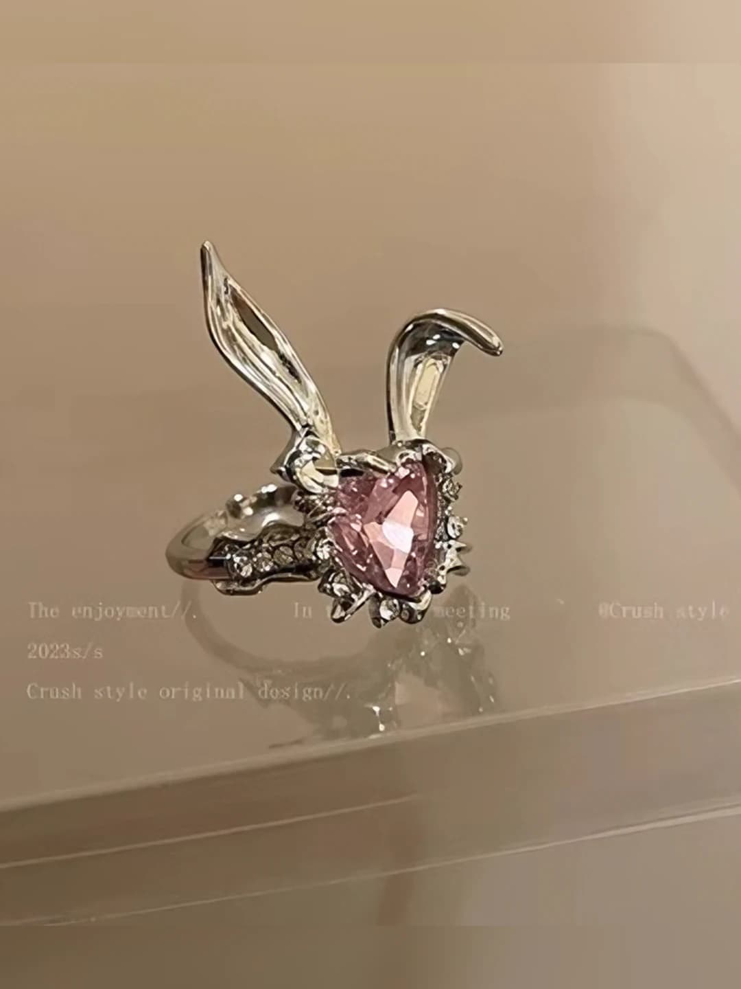Rabbit ring