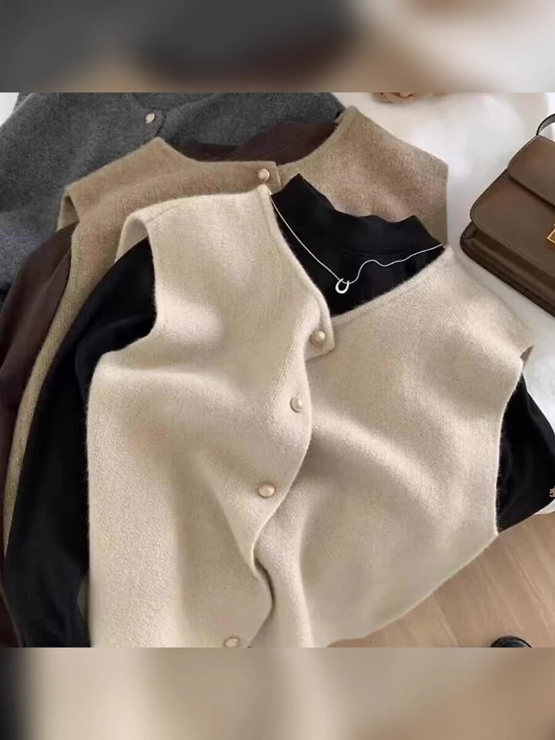 Ayollar uchun bir rangli dumaloq yoqali sviter jilet, bahor-kuz uchun, bo'sh (oversize) fit, uzun yeng, yopiq yeng