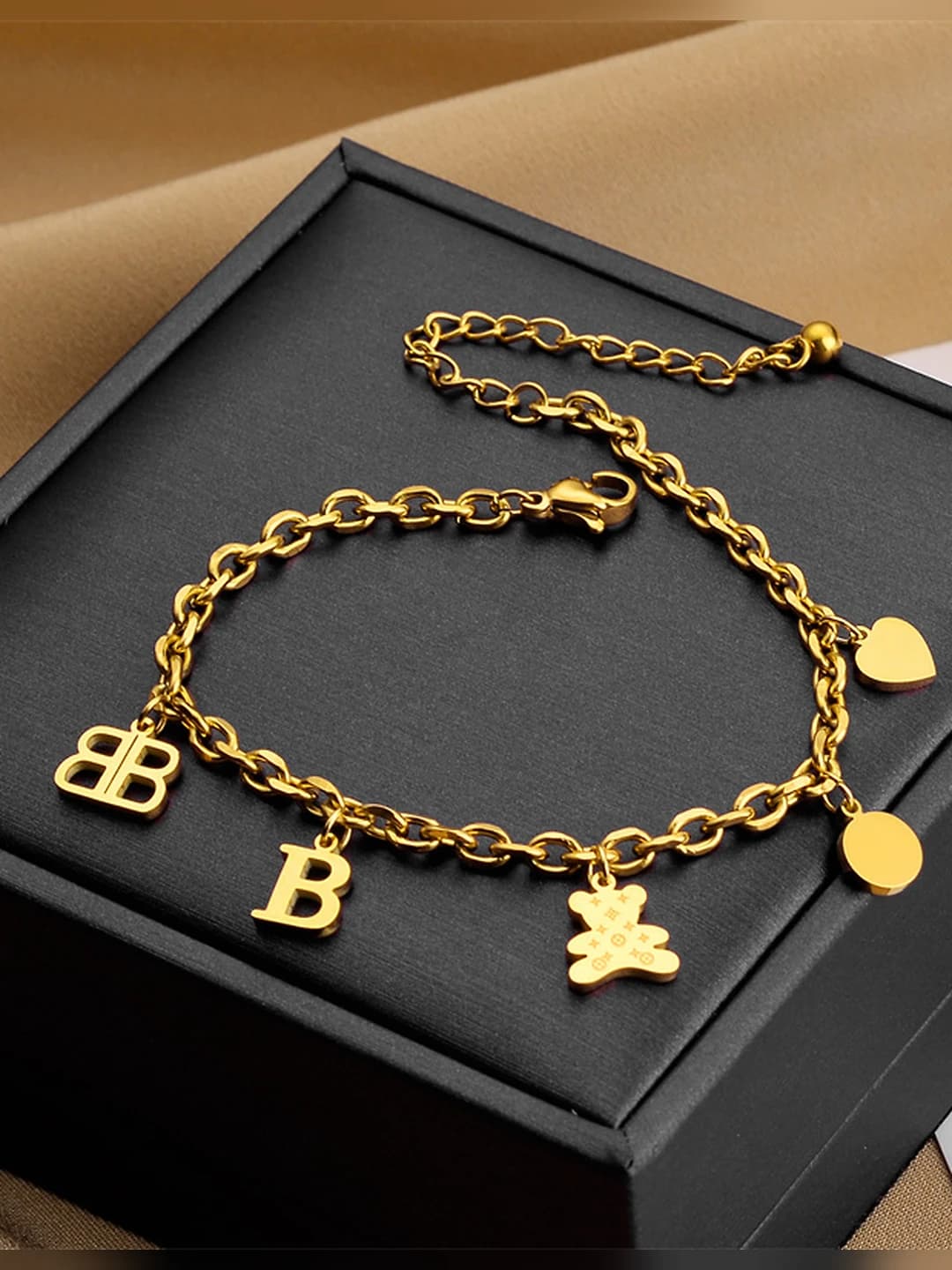 Women's titanium steel bear bracelet, non-fading, luxury style