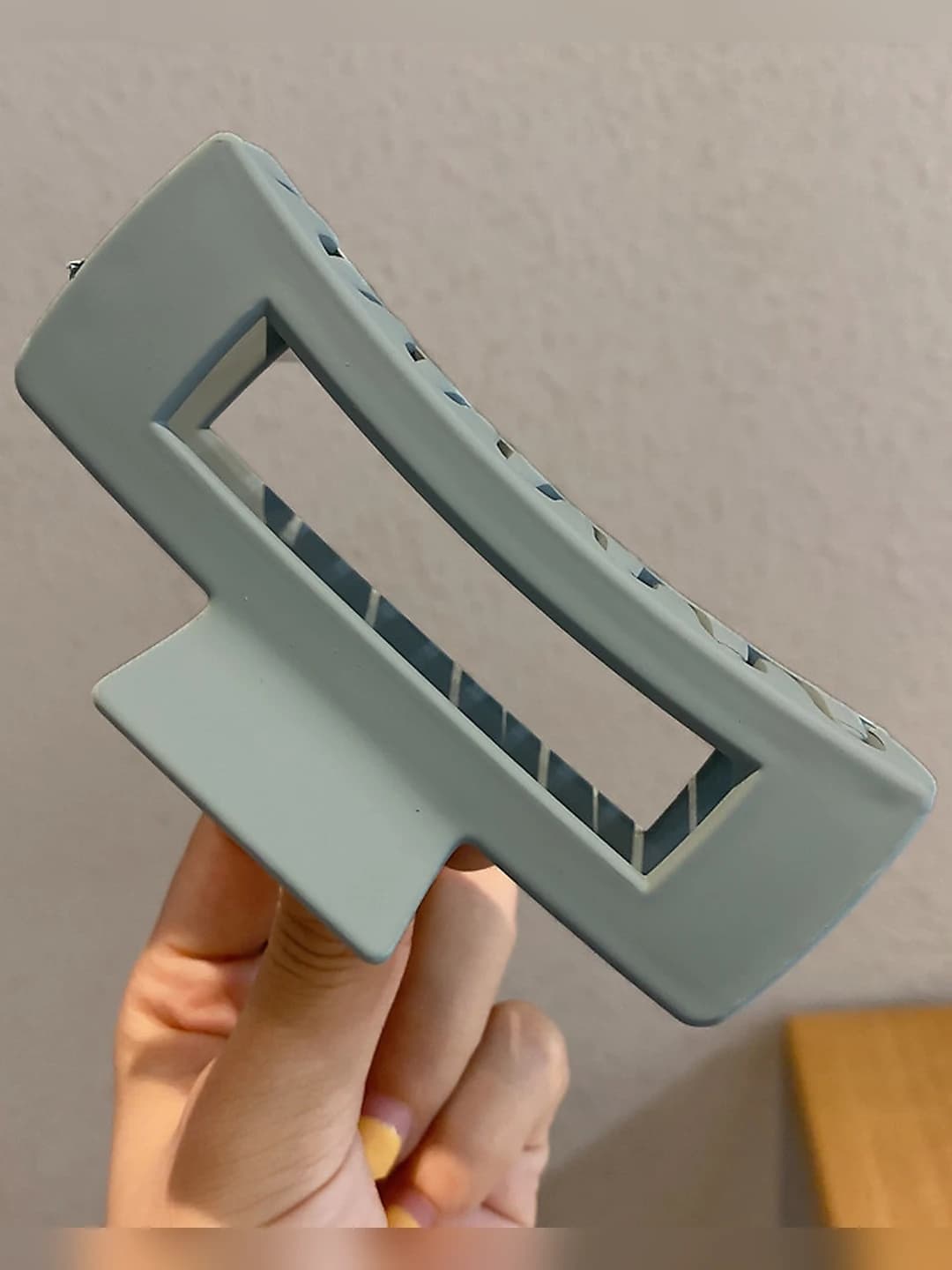 61# Light blue square clip