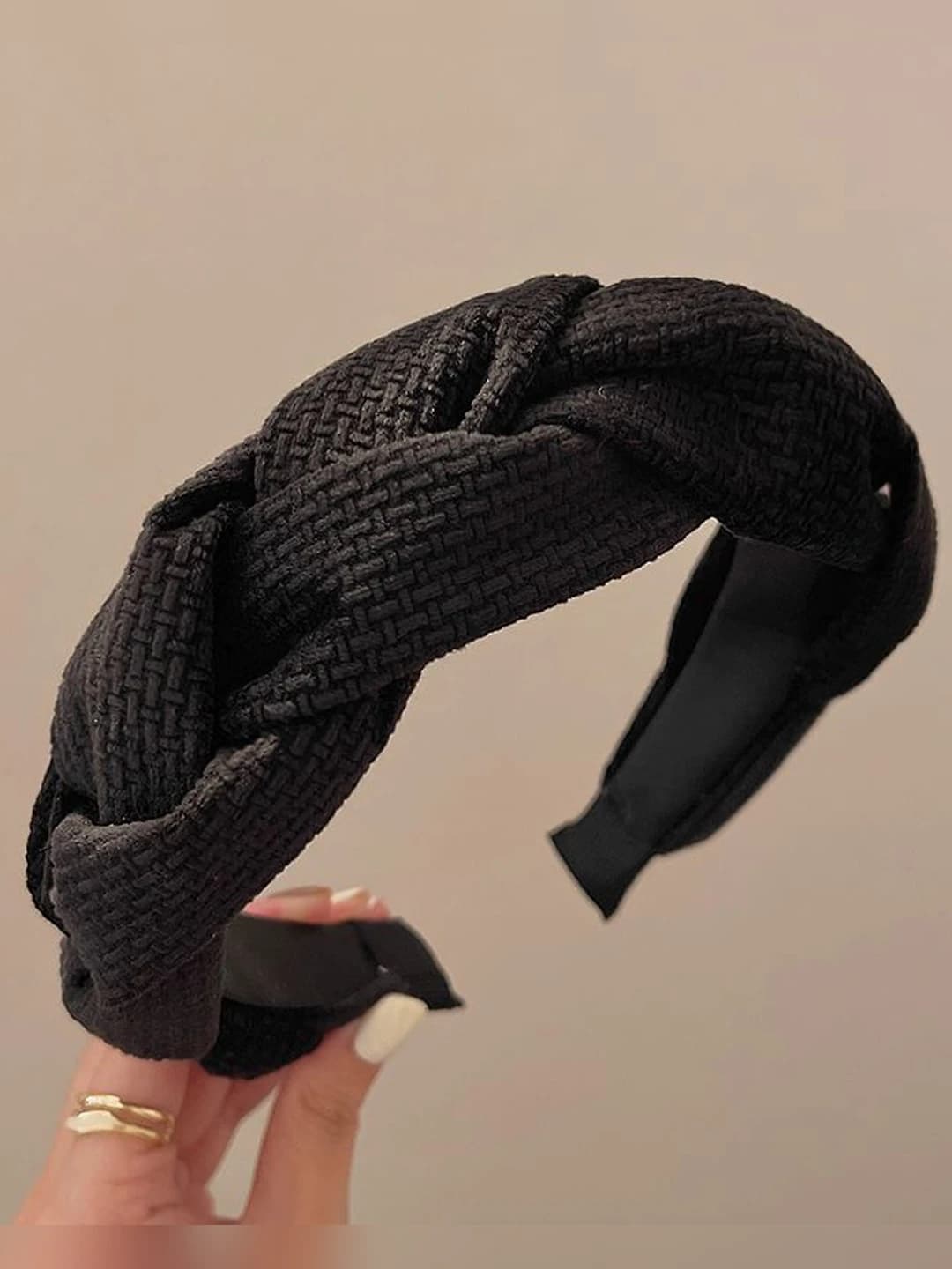 1# Black - ~3 cm