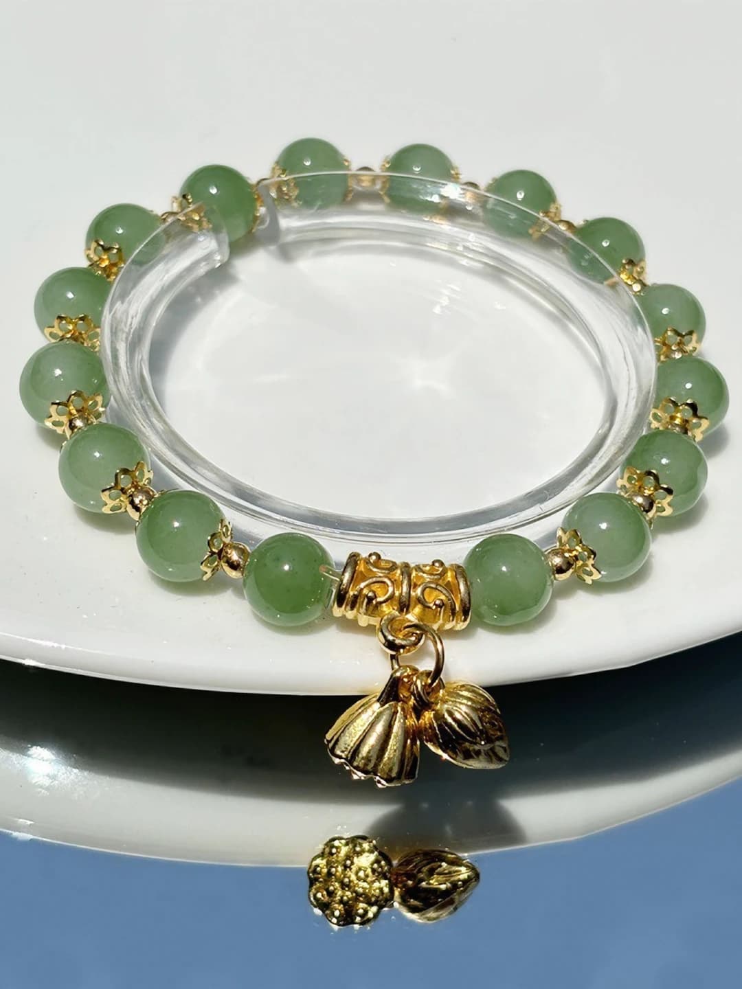 Women's Chinese style bracelet: handmade glass and li, animal design element