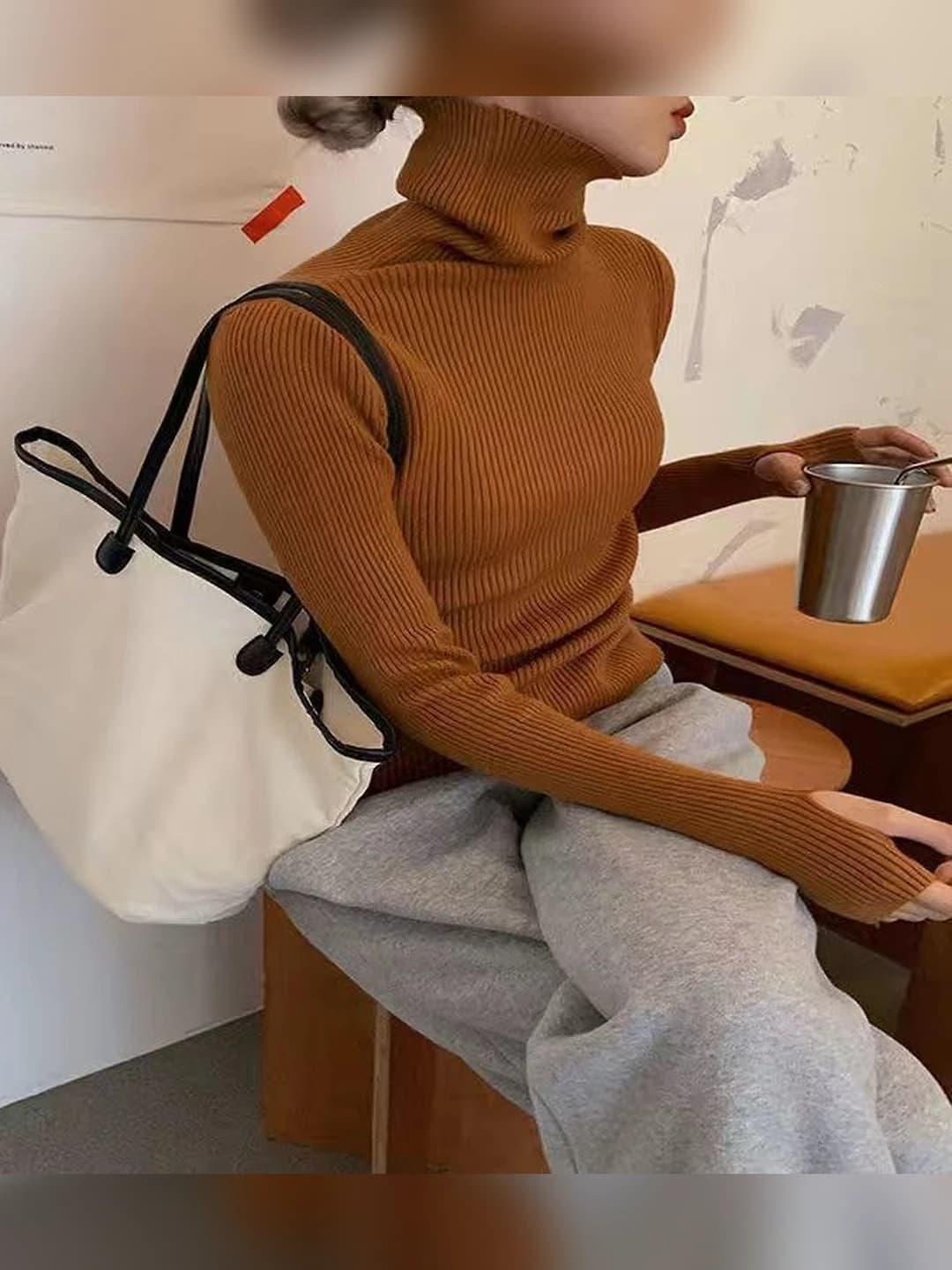 Caramel, high neck