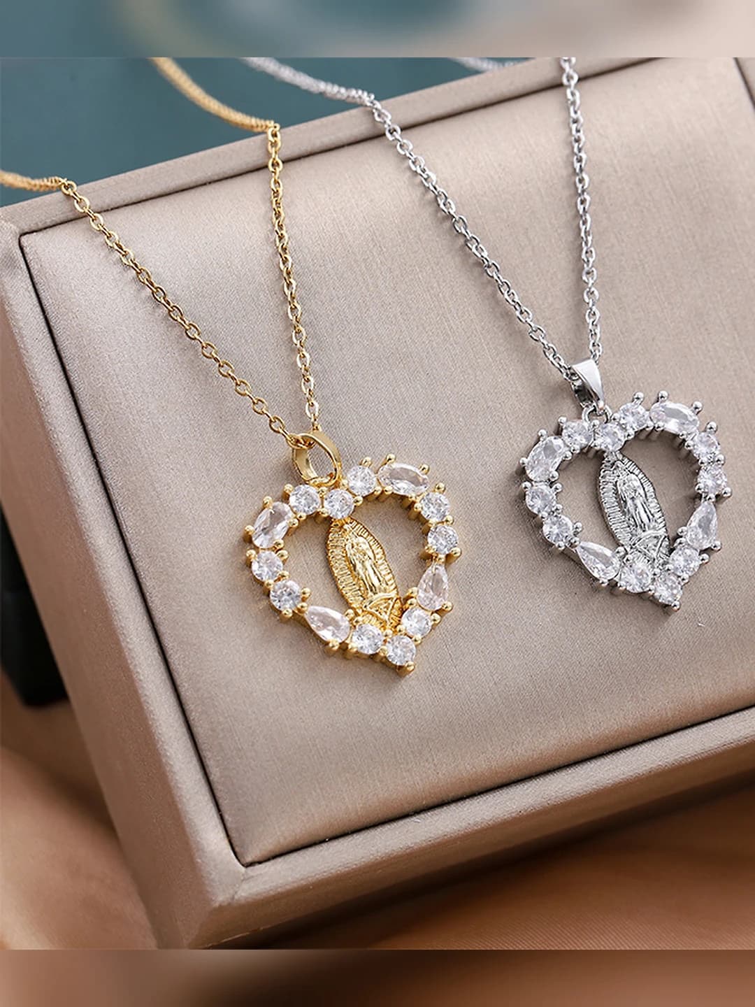 Women's titanium steel necklace with hollow heart and zirconia
