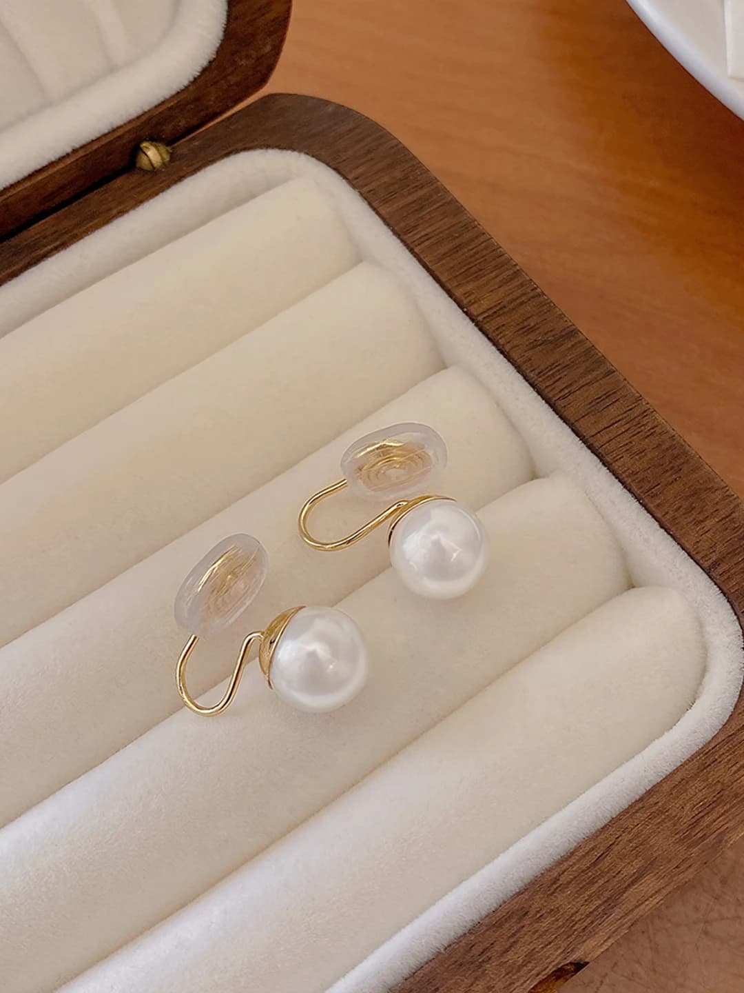 A1305 White 10mm