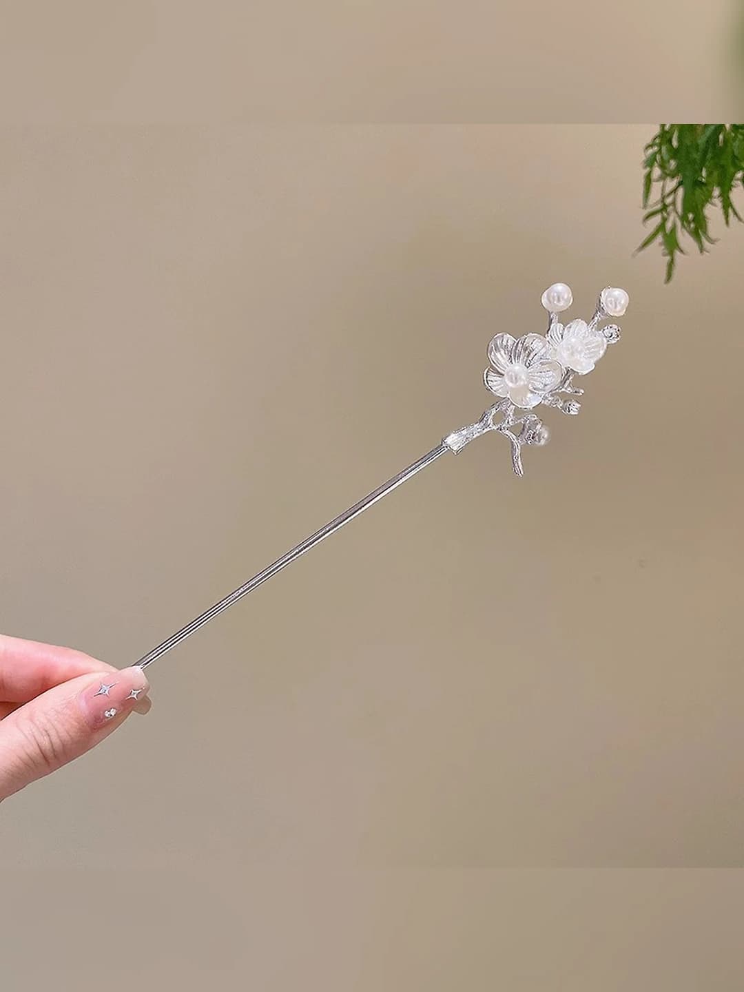 Pearl and jade hairpin