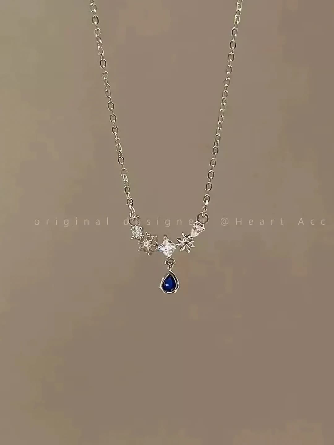 M432 Синее ожерелье с каплей