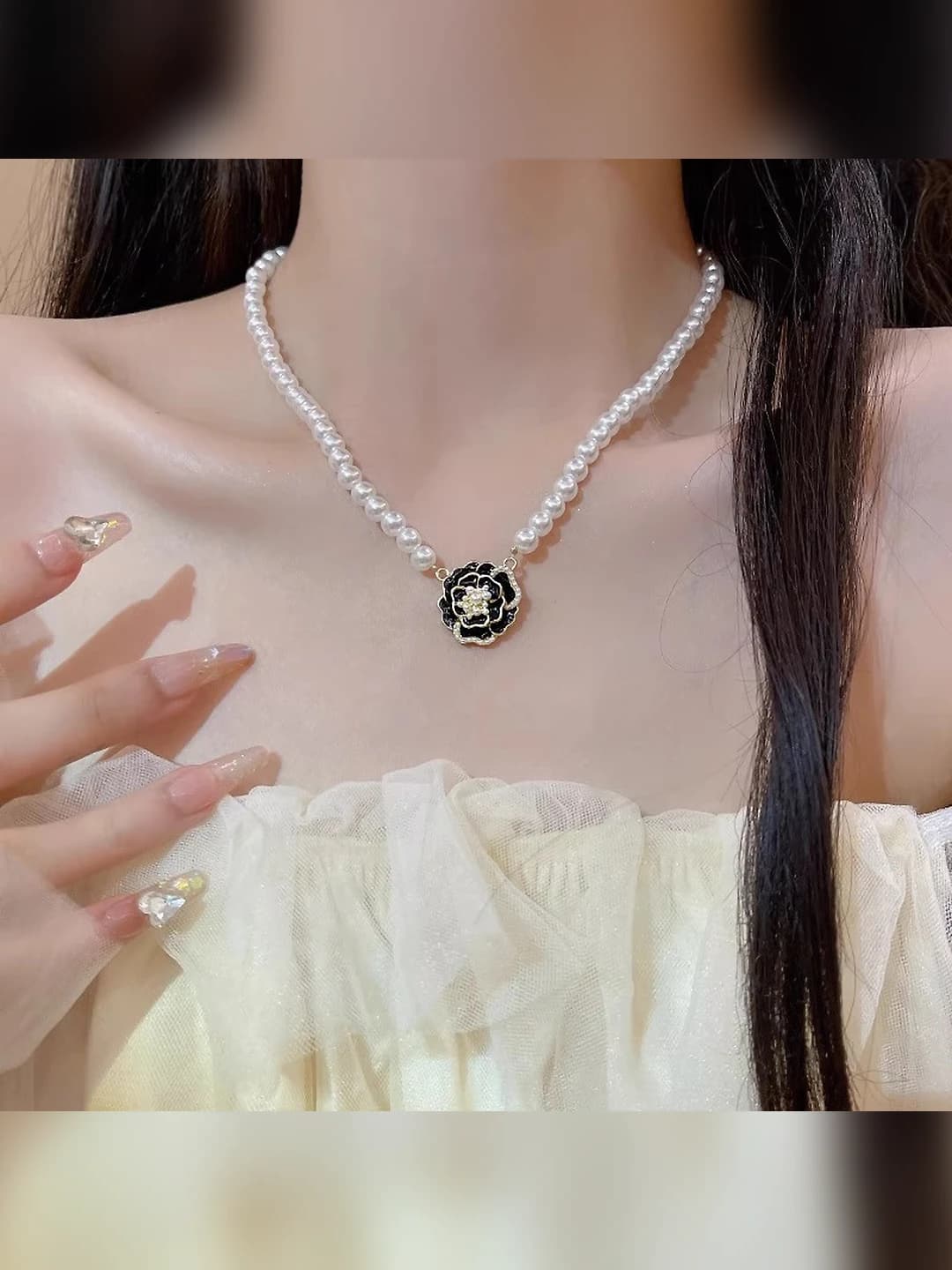 7107# Black rose pearl necklace