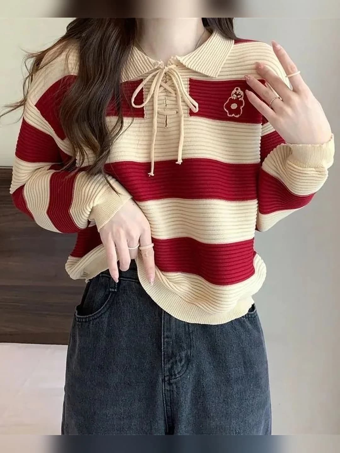 Ayollar uchun retro uslubdagi chiziqli polo yoqali trikotaj sviter, bo'sh (oversize) kesim, uzun yeng, bahor-kuz mavsumi uchun
