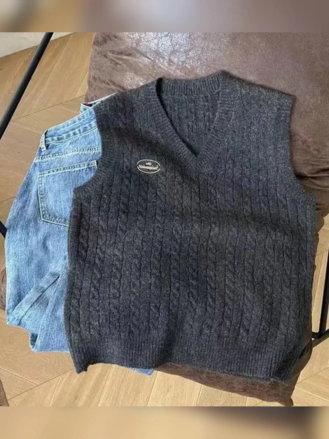 Ayollar uchun preppi uslubdagi V-yoqali bo'sh (oversize) yengsiz sviter jileti, retro, 3D naqshli, erta bahorga mo'ljallangan