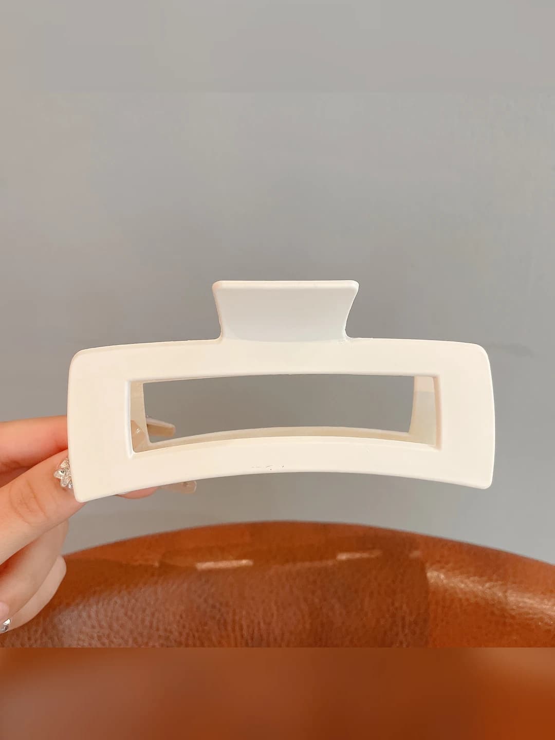 Extra large off-white square clip ~13 cm