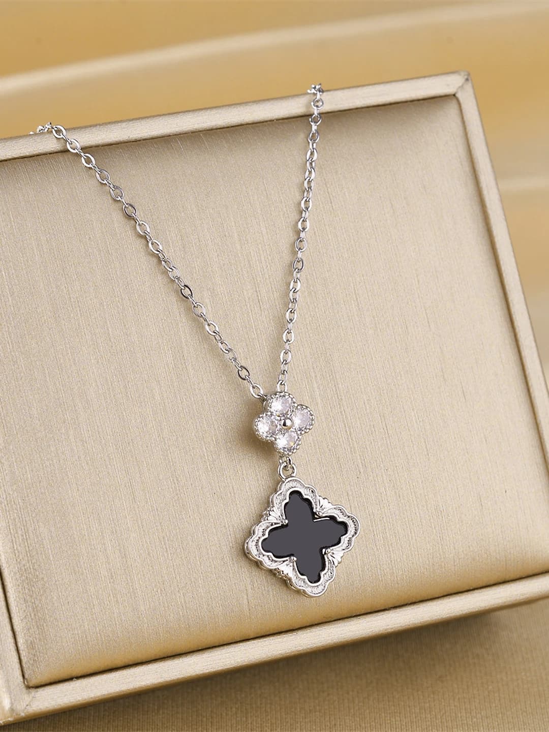 1050-Silver Black