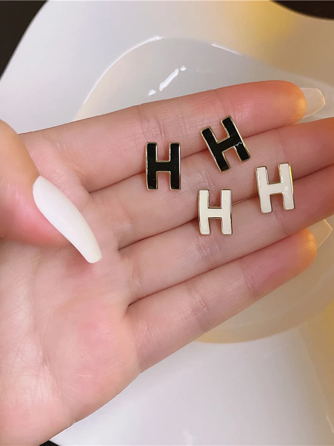 Women's letter H stud earrings in ins style