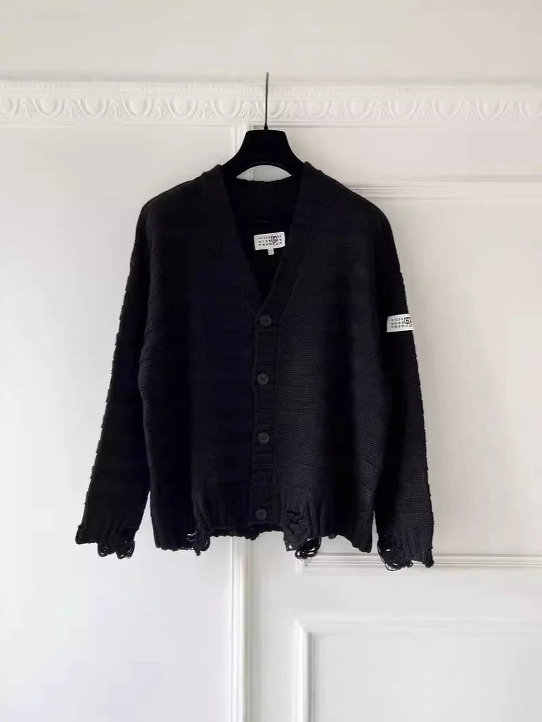 Women's 2026 autumn-winter retro distressed V-neck loose fit slimming black cardigan