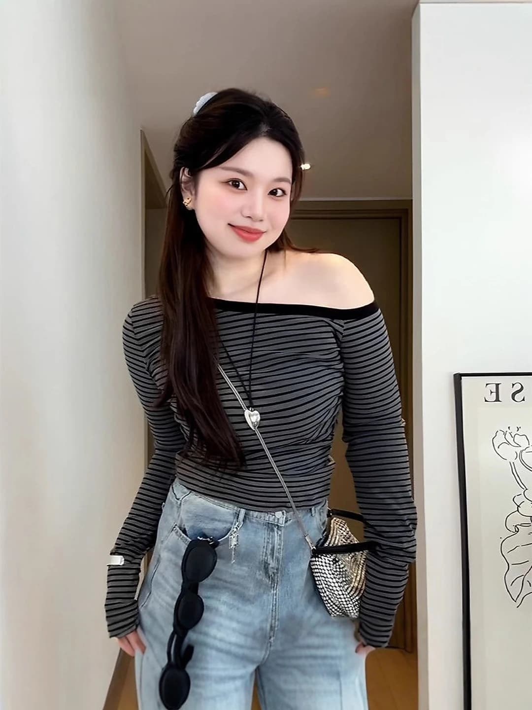 Women's off-shoulder striped long-sleeve top, slim fit, slimming, cropped
