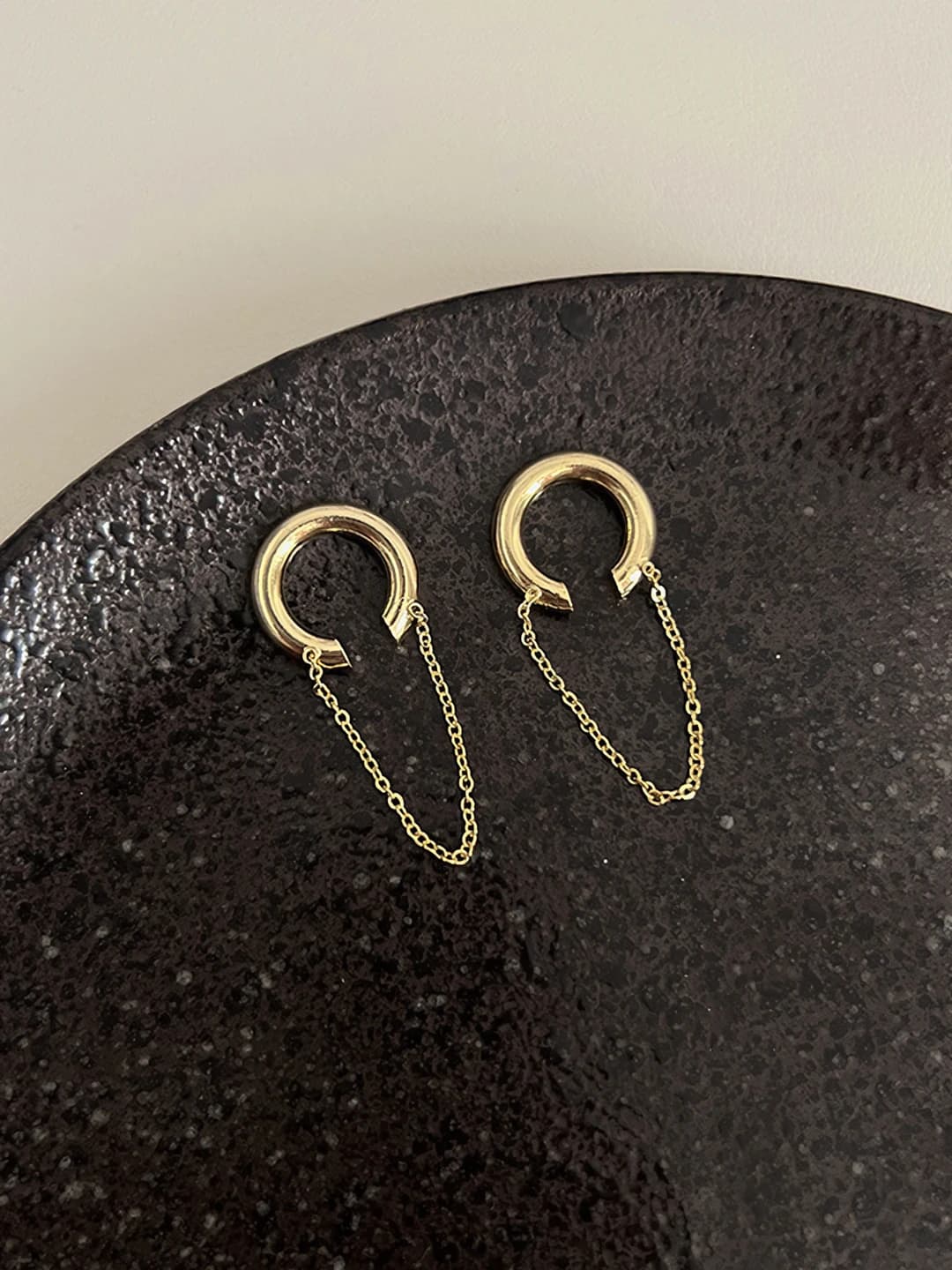 Women's U-shaped ear clips with metal tassels in Korean style