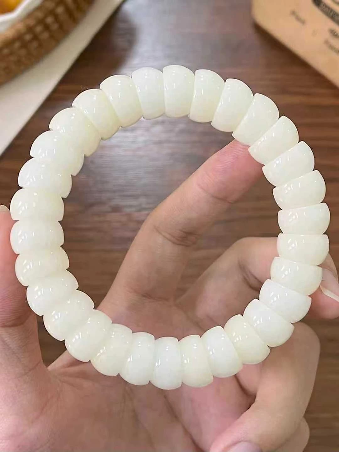 Charming white 13*9mm