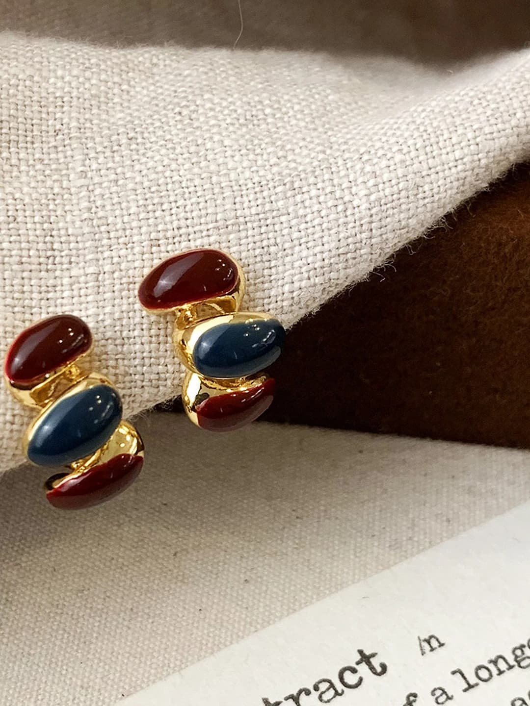 A-1044-Ankora red stud
