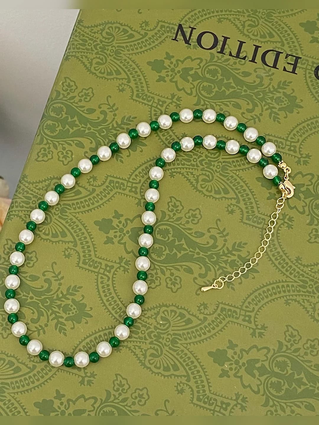 Green chrysoprase, Shining pearl, alternating necklace B-35
