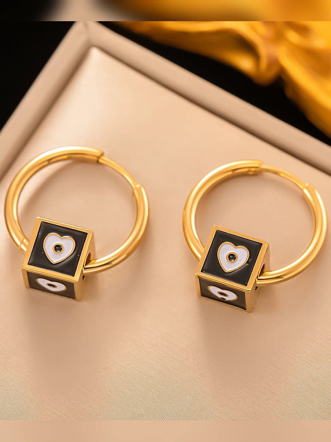 G3111 earrings gold