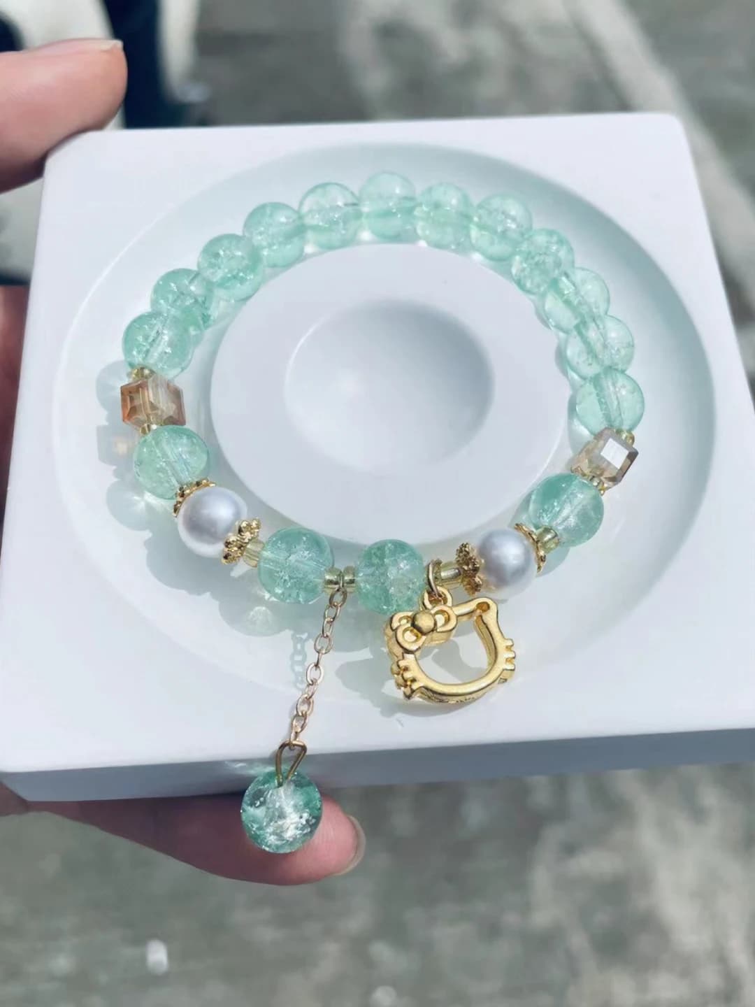 Oltin mushuk yashil kristal bangle