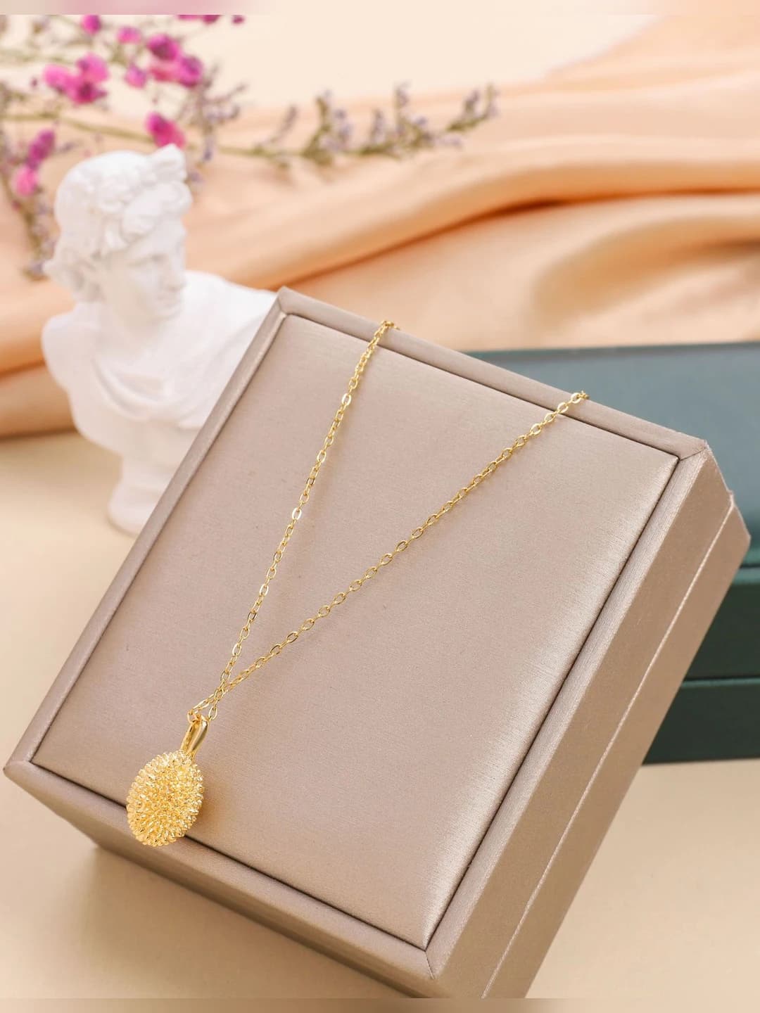 9146-Gold durian chain
