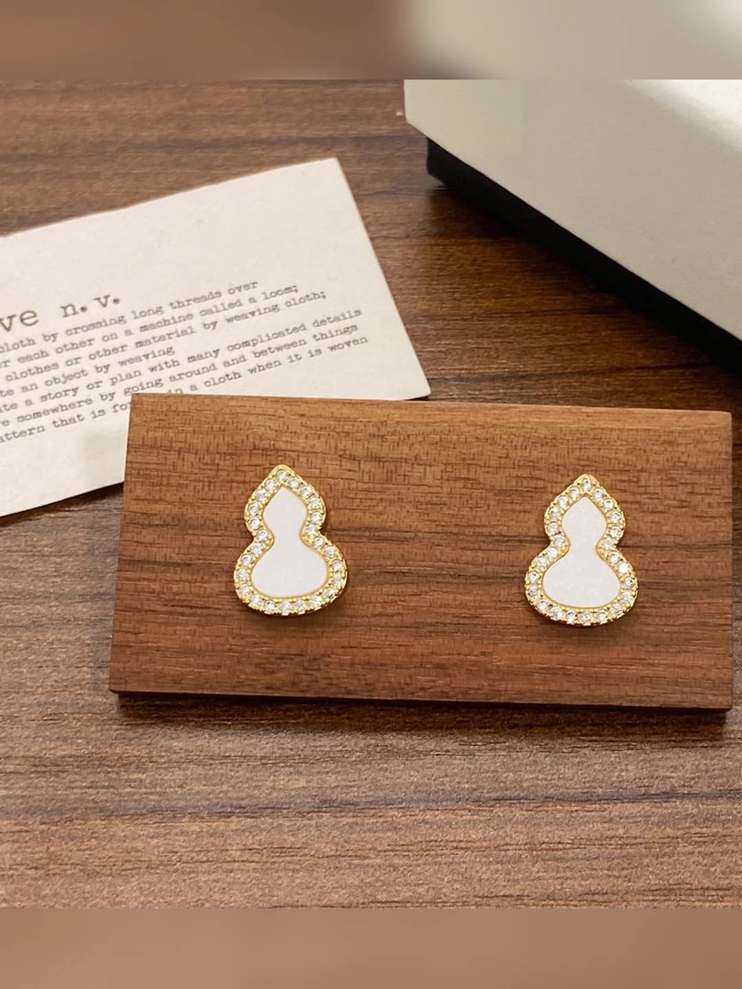 A-1237, gold, white gourd