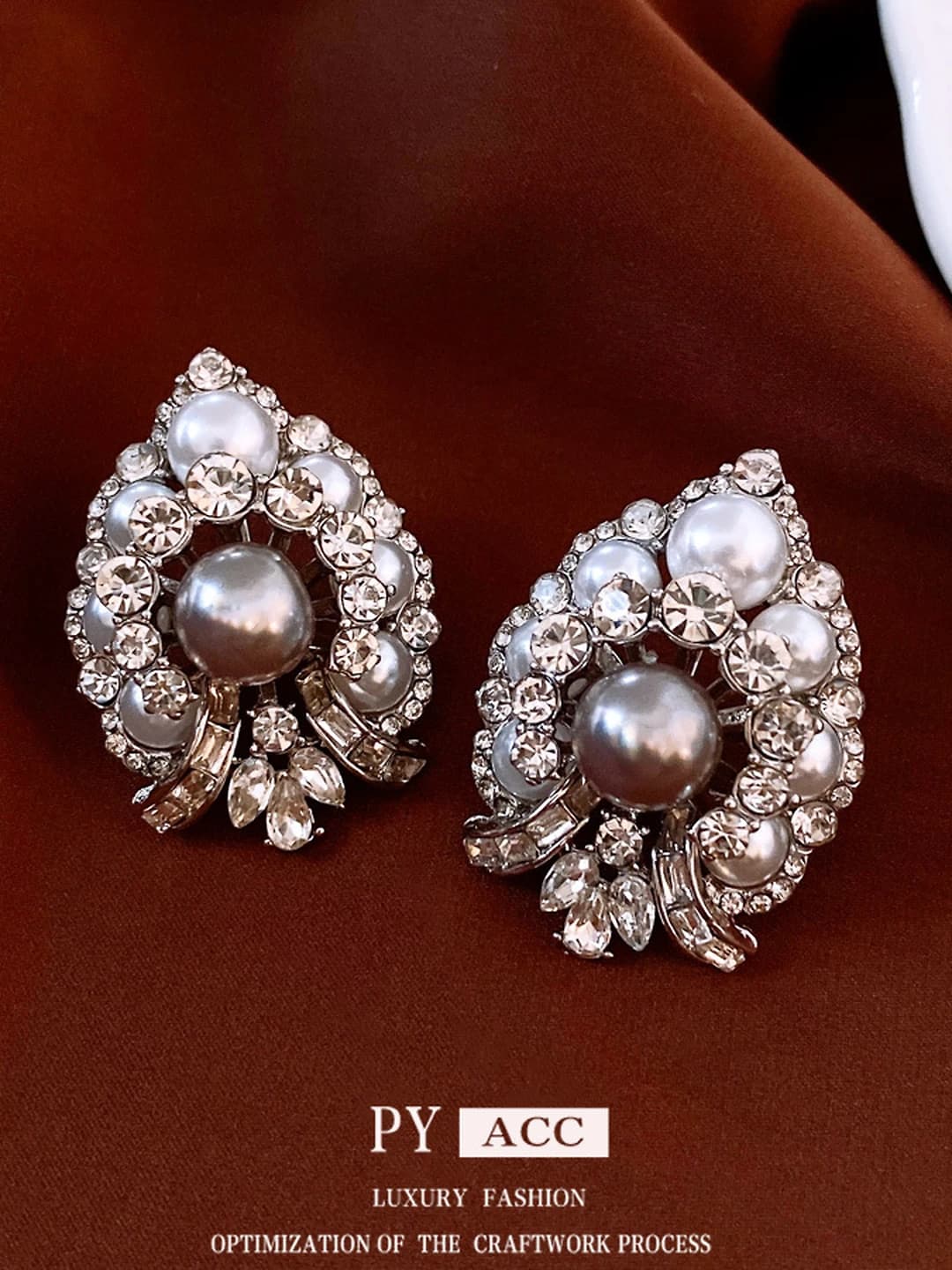 Women's retro style earrings with artificial pearl and crystal inlays, teardrop shape