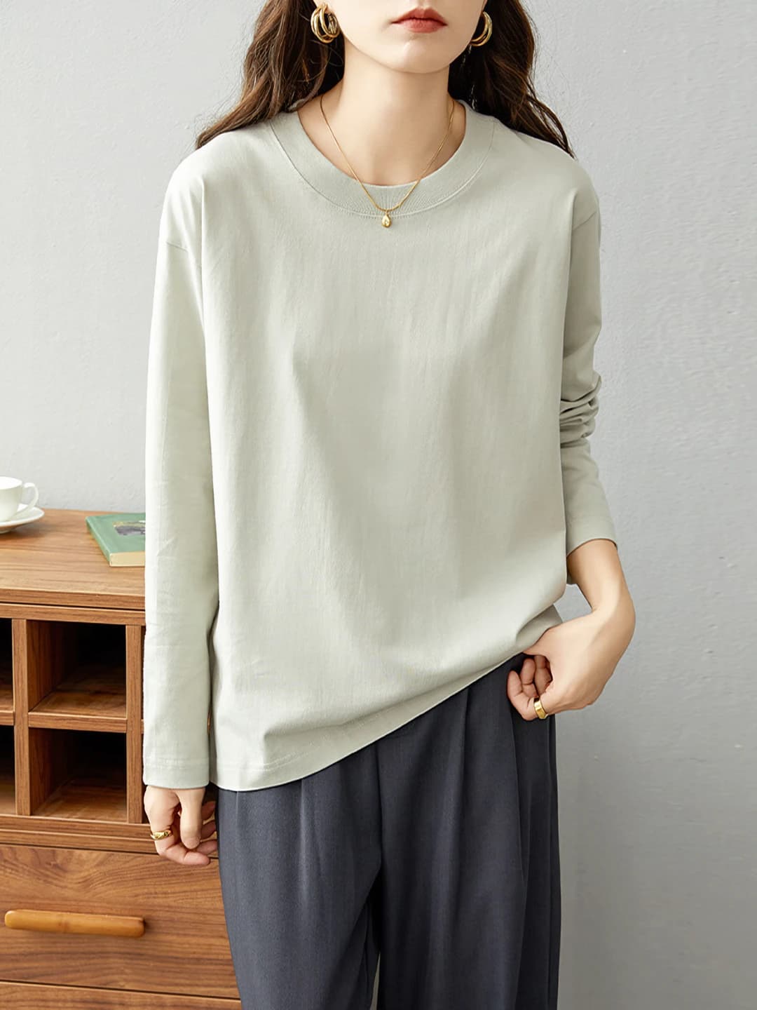 Sandalwood Ash, crew neck, long sleeve