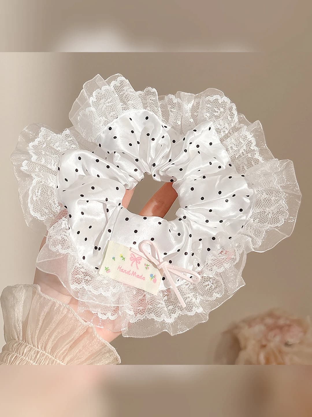 4# Black & white polka dot, 20 cm
