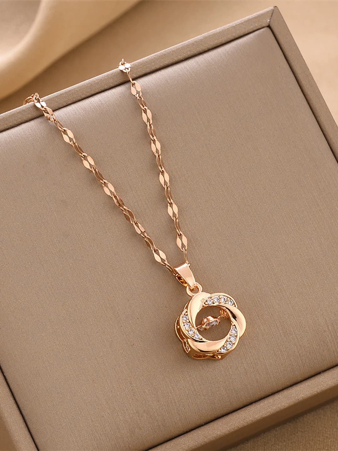 8883-Rosa oltin