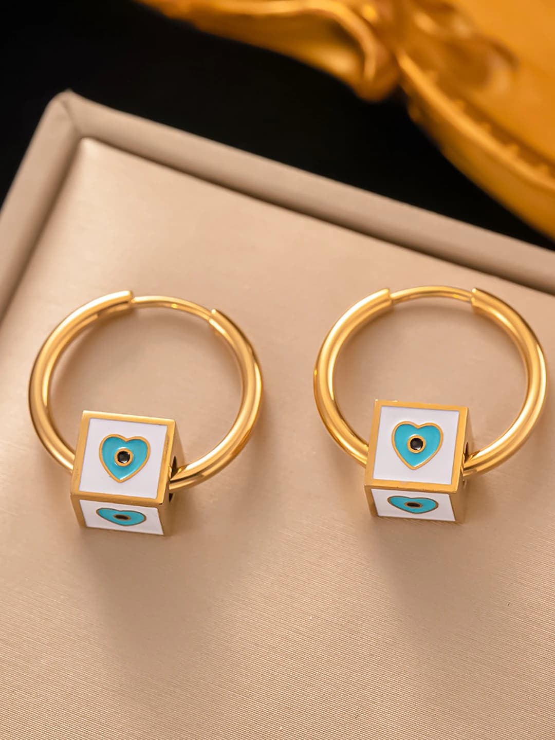 G3113 earrings gold