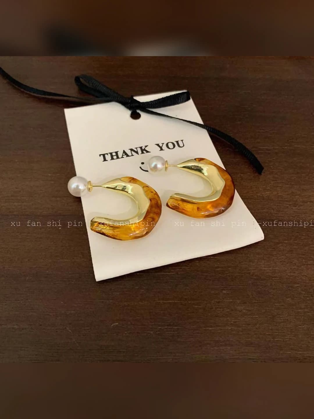 53# Melade pearl shape C ear clips