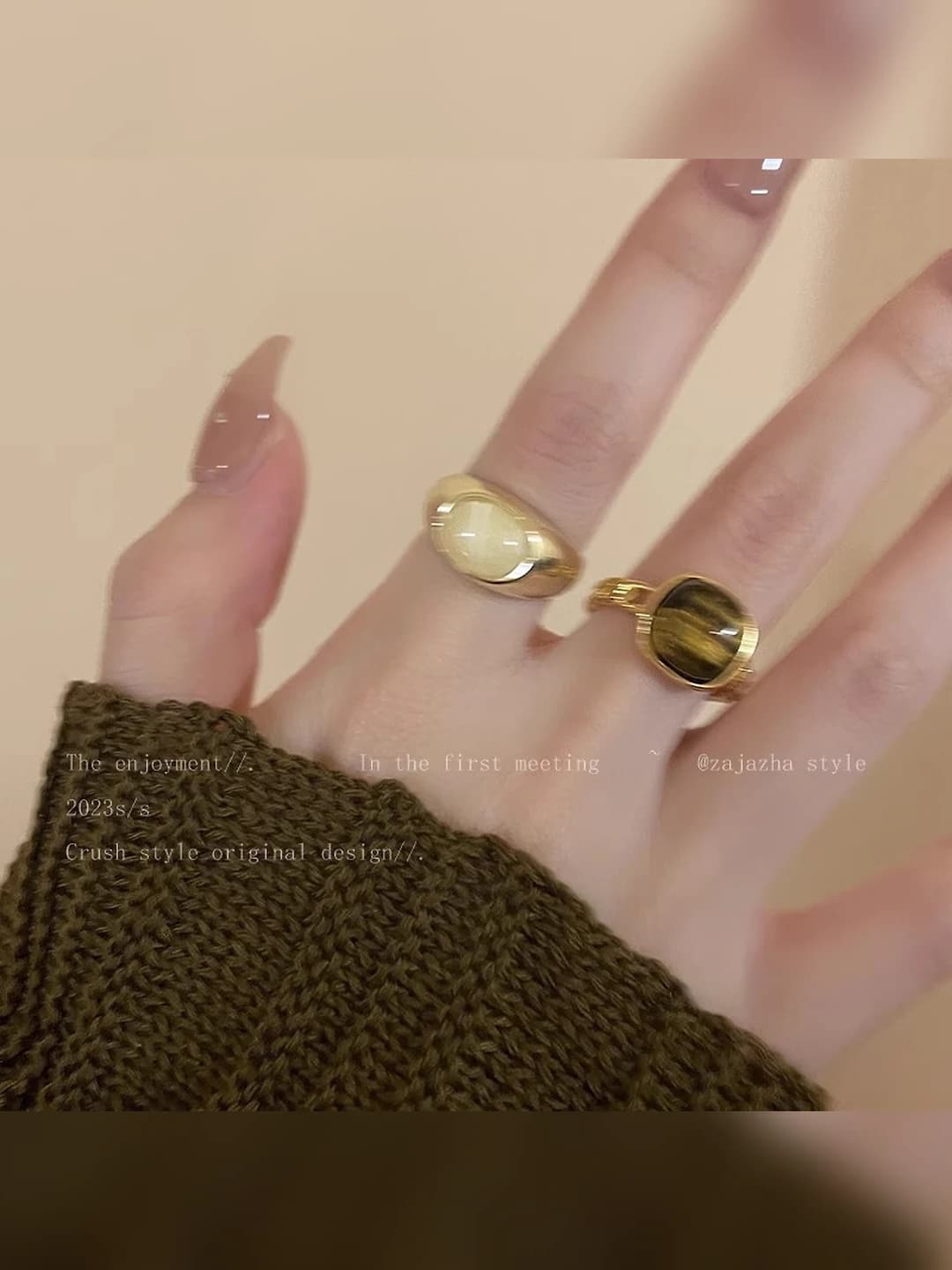 Women's retro style open ring with geometric shape and design element