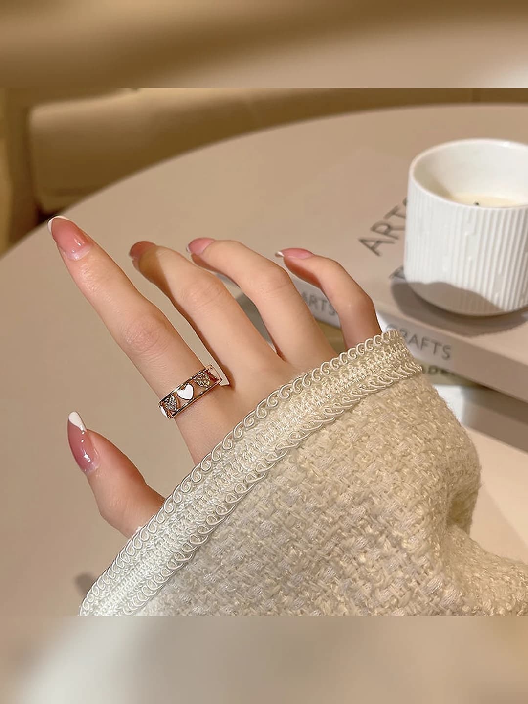 M1403 White heart ring